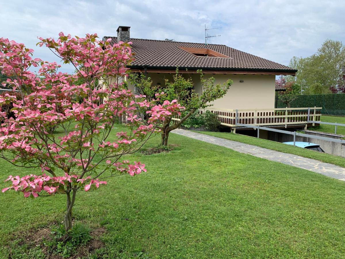 B&B Il Ciliegio Lomnago ภายนอก รูปภาพ
