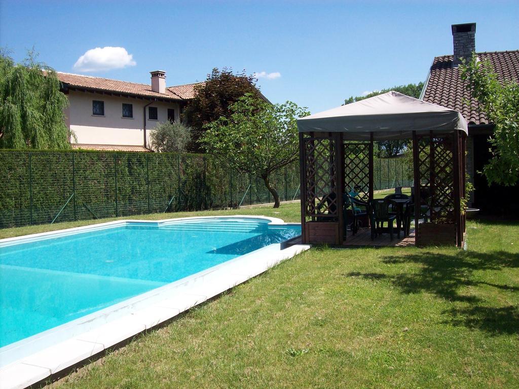 B&B Il Ciliegio Lomnago ภายนอก รูปภาพ